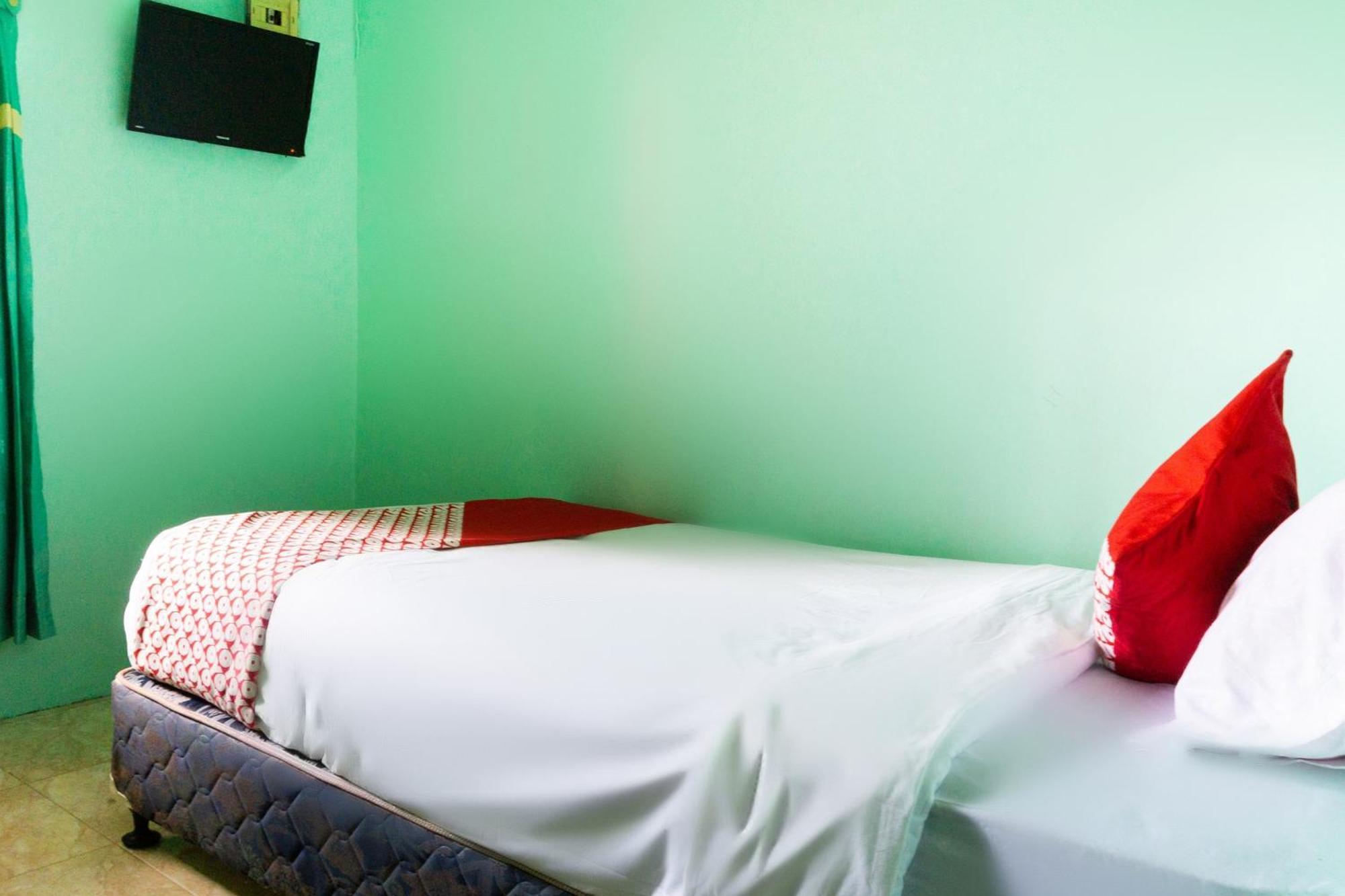 Oyo 3095 Semarapura Homestay Makassar Eksteriør billede